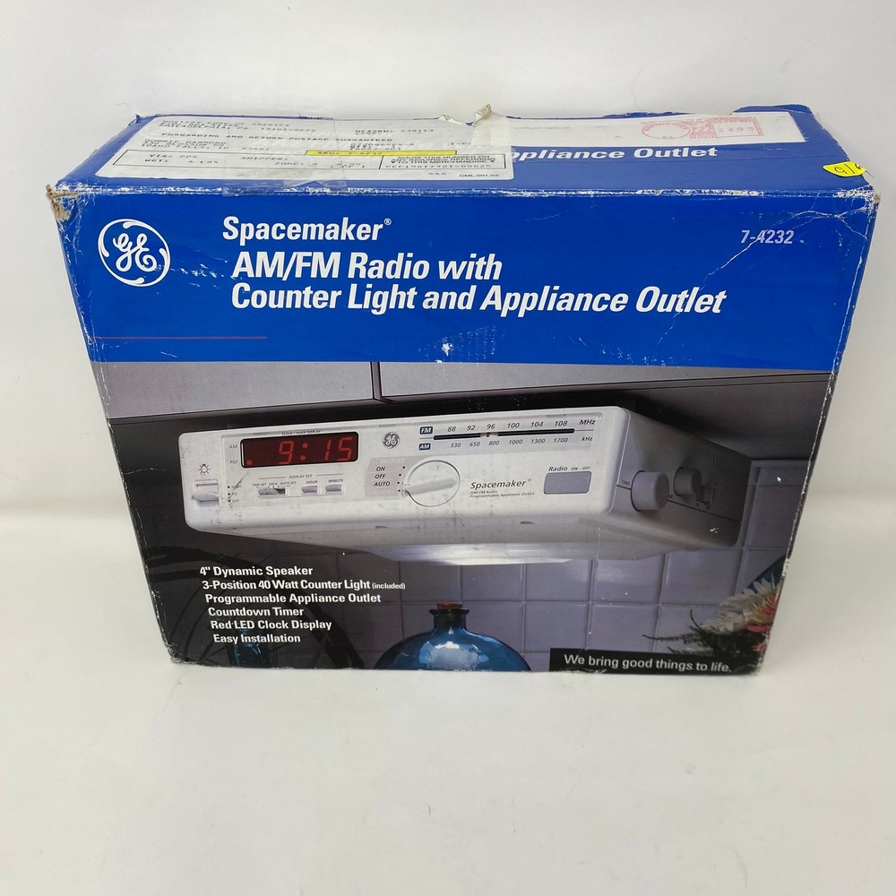 GE Spacemaker Radio White 7-4232A AM/FM Counter Light Appliance Outlet